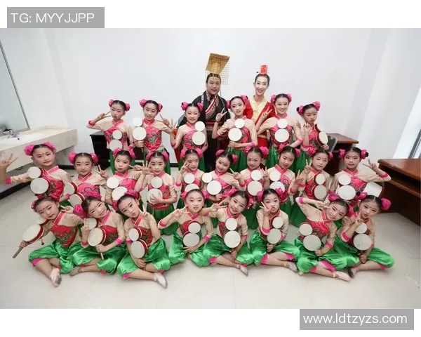 刘邦与足球明星同框合影展现历史与现代体育的奇妙交融